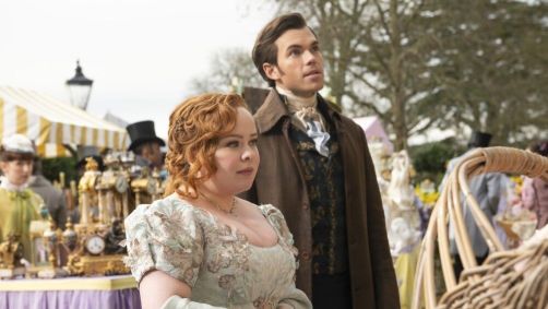 Penelope Featherington e Colin Bridgerton em cena da 3ª temporada de "Bridgerton"