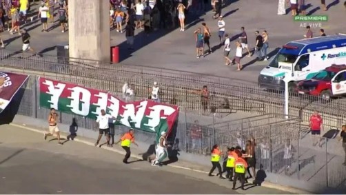 Torcedores de Fluminense e Atlético-MG brigaram em Cariacica