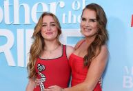 Brooke Shields e filha mais velha mostram tatuagens iguais