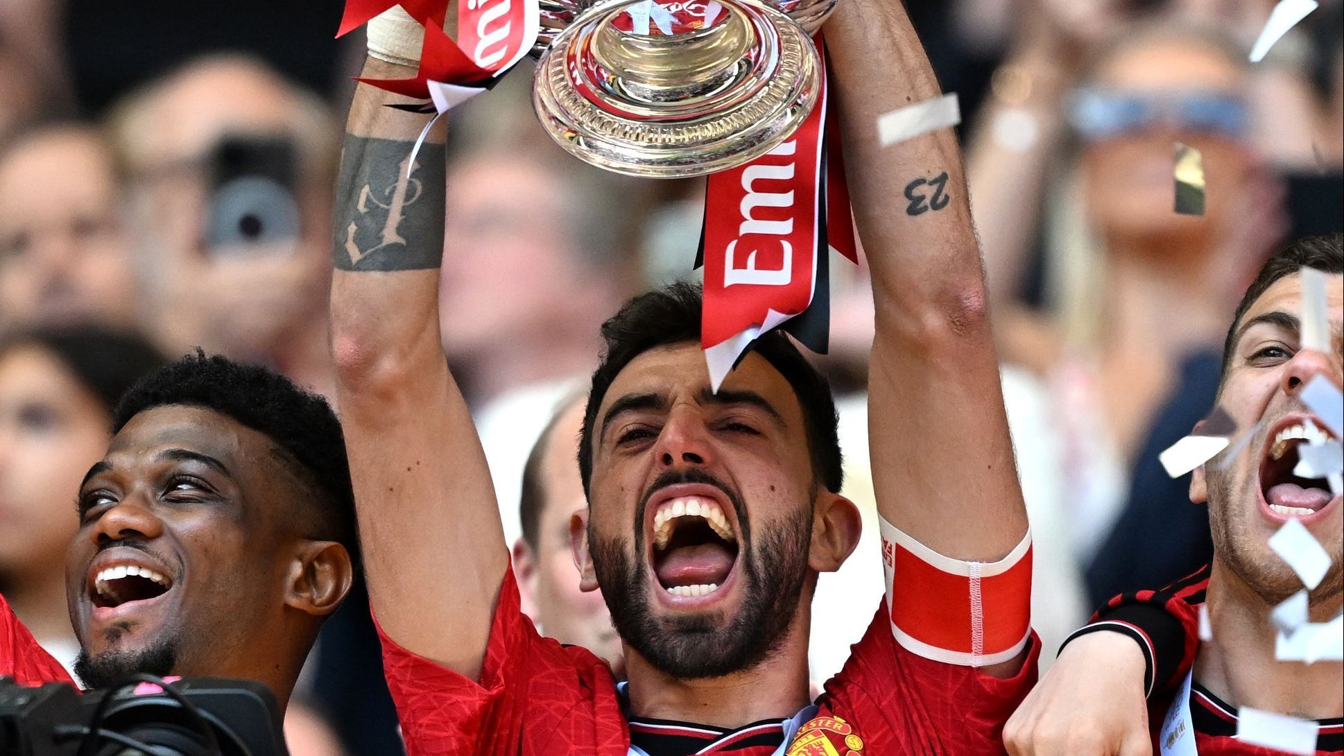 Manchester United conquistou a Copa da Inglaterra ao vencer o Manchester City por 2 a 1