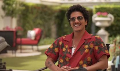 Bruno Mars fala sobre energia do público brasileiro