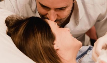 Carol Celico anuncia nascimento de filho com Eduardo Scarpa