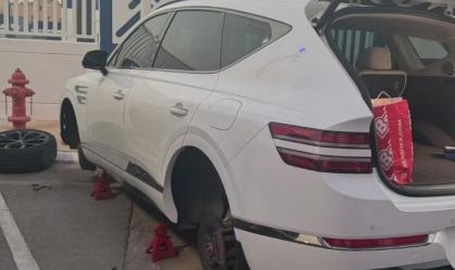 Carro de Renan Lodi