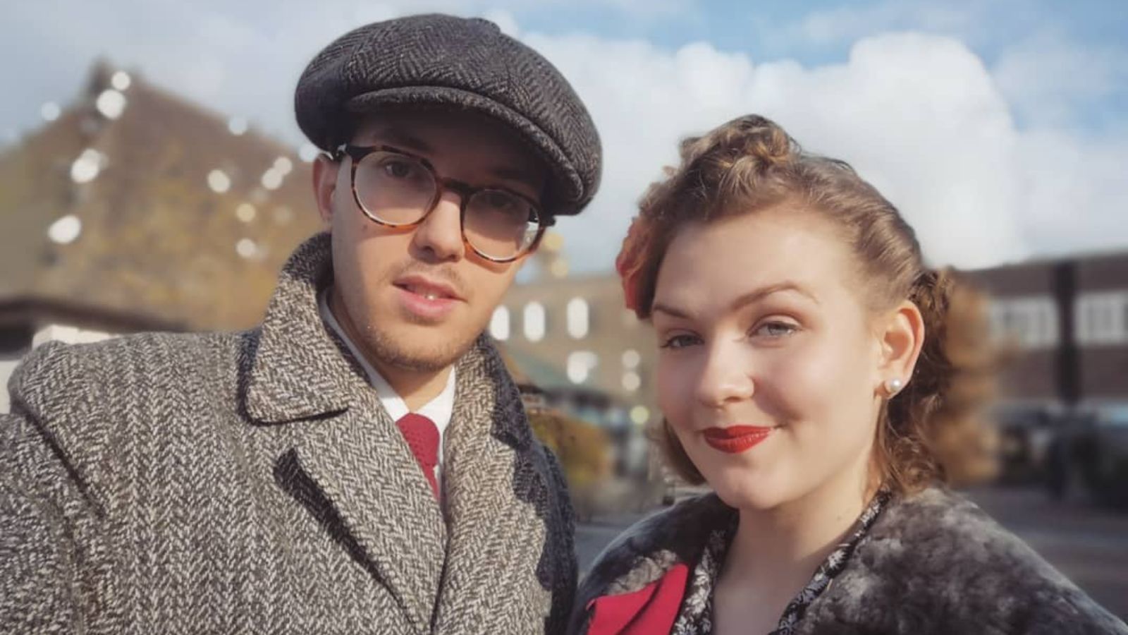 Casal do Reino Unido vive ambientado nos anos 40 / Reprodução/Greg Kirby/Instagram
