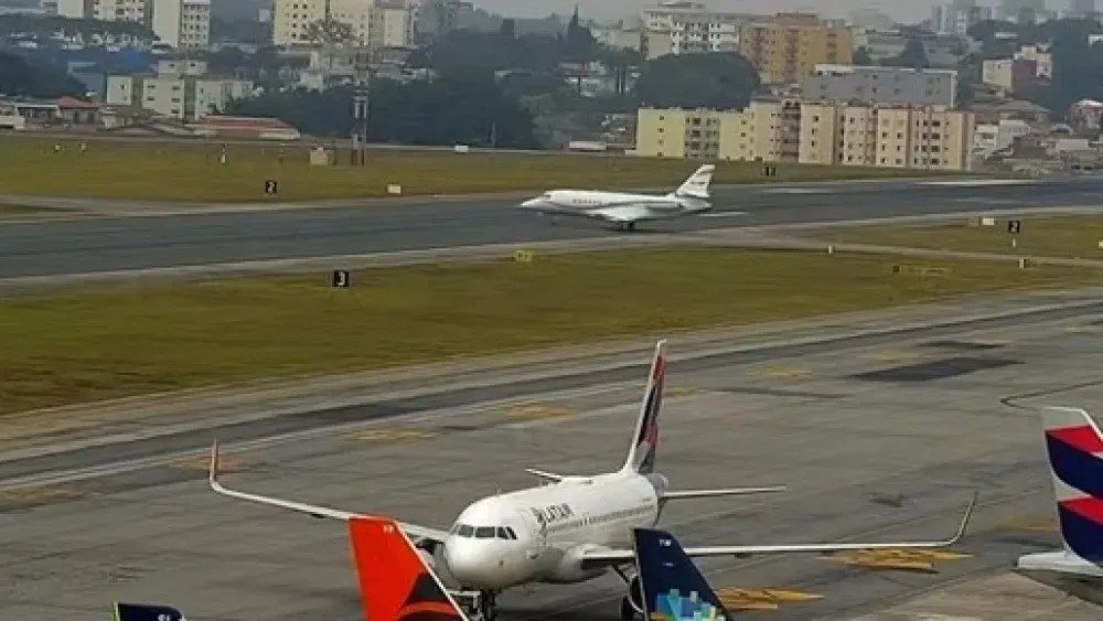 Imagem de destaque do post: Cássio chega a Belo Horizonte para assinar contrato com o Cruzeiro