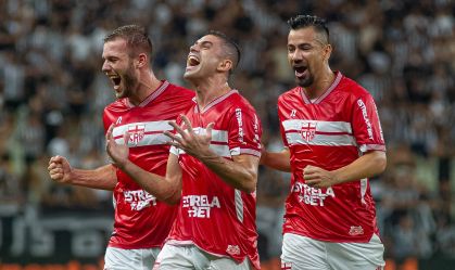 Gegê comemorando gol sobre o Ceará pela Copa do Brasil