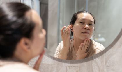 Celulite no rosto? Entenda como uma infecção bacteriana traz riscos à saúde
