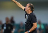 Athletico apoia clubes gaúchos e aceita paralisação do Campeonato Brasileiro