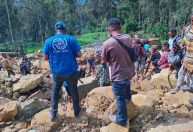 Mais de 2 mil podem estar soterrados em deslizamento na Papua-Nova Guiné