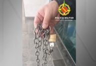 Homem é resgatado após três dias acorrentado em cárcere privado, mas acaba preso no DF; entenda