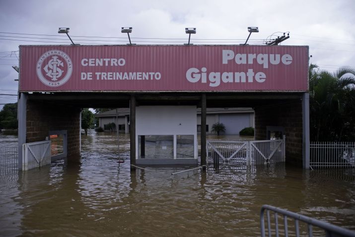 CT Parque Gigante, do Internacional, segue alagado / Foto: MAX PEIXOTO/DIA ESPORTIVO/ESTADÃO CONTEÚDO