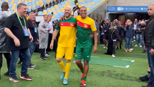 Denilson e Belo em jogo solidário