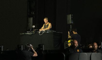 Dj Diplo se apresenta em Copacabana