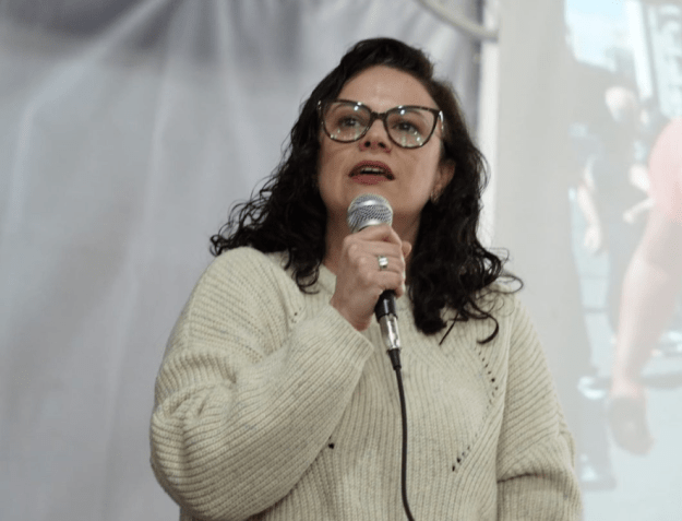 Fabiana Sanguiné é a candidata do PSTU à Prefeitura de Porto Alegre / Reprodução/Instagram (fabianasanguine)