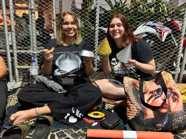 Brenda Yasmin Oliveira e Danielle Bernardo costuram look para show de Madonna / Giovanna Bronze