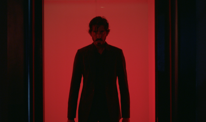 Dirigido e estrelado por Dev Patel, "Fúria Primitiva" chega aos cinemas