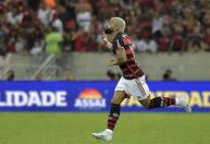 Copa do Brasil: vaiado, Flamengo vence Amazonas na volta de Gabigol