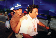 Galvão narra campanha do Instituto Ayrton Senna e exalta: "Irmão que não tive"
