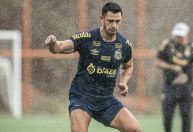 Giuliano pede para deixar o Santos e negocia rescisão
