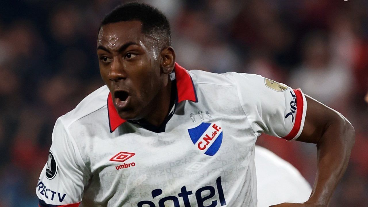 Gonzalo Carneiro, atacante do Nacional-URU