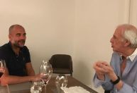 Guardiola presta homenagem a César Luis Menotti: 