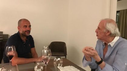 Guardiola e Menotti durante jantar em Buenos Aires
