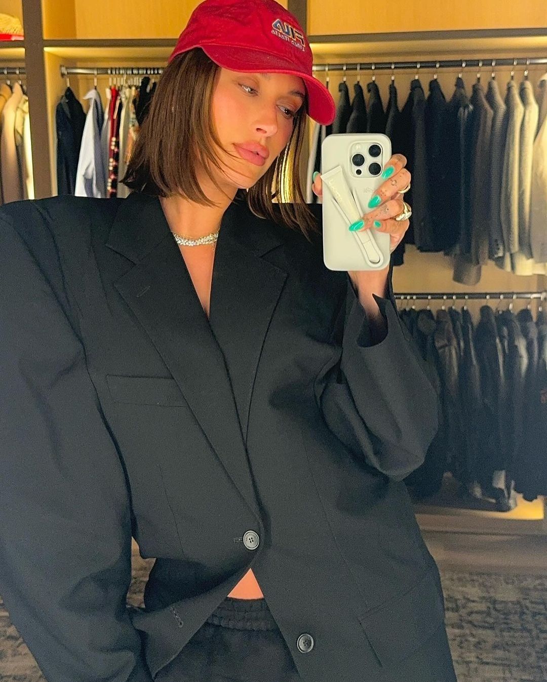 "Rhode" é a marca de beleza de Hailey Bieber / Reprodução/Rhode/Instagram