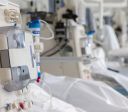 Com tarifaço de Trump, insumos médicos podem ficar até 30% mais caros