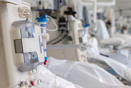 Com tarifaço de Trump, insumos médicos podem ficar até 30% mais caros