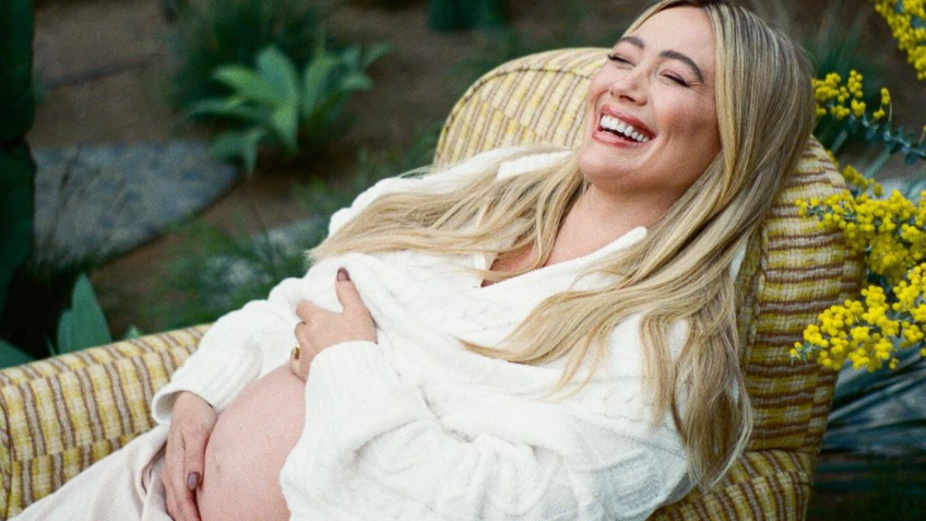 Hilary Duff compartilhou fotos de sua gestação em suas redes sociais • Reprodução/Instagram