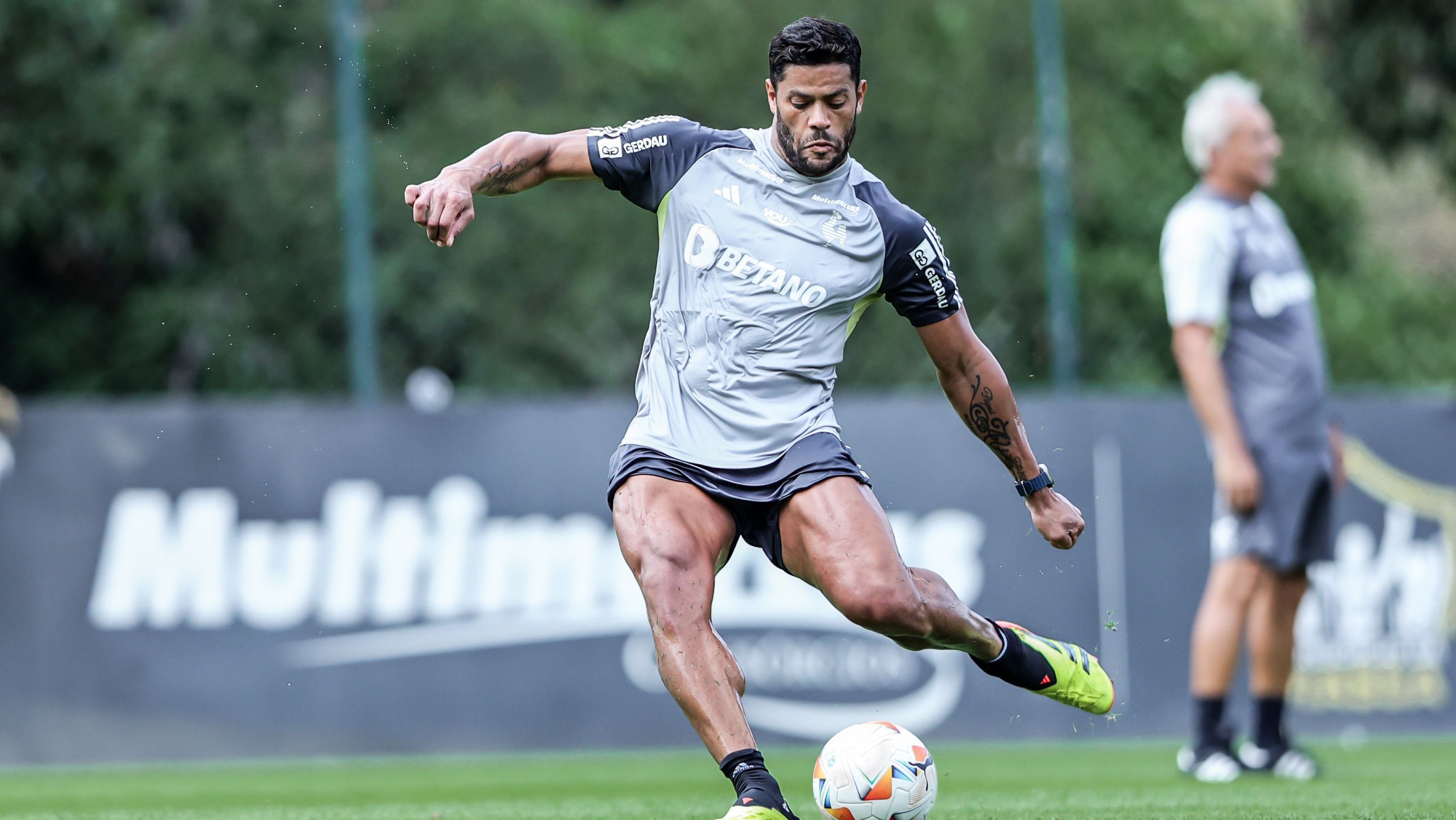 Hulk, em treino do Atlético-MG