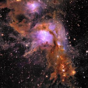 O Messier 78 é um berçário estelar com poeira interestelar em seu entorno. A imagem obtida pelo telescópio foi processada utilizando sua câmera infravermelha, permitindo que fossem descobertos novas estrelas e planetas recém-nascidos