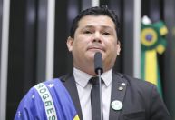Hugo assina suspensão de mandato de Gilvan da Federal após ofensas a Gleisi