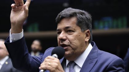 Deputado federal Mendonça Filho (União-PE) durante sessão conjunta do Congresso Nacional, em Brasília, 9 de maio de 2024