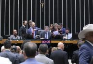 Câmara quer votar projeto contra invasores de terra; governo já não vê como barrar proposta