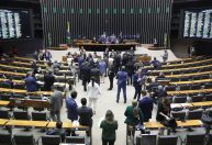 PT está dividido e PL não quer arcar sozinho com ônus da taxação das “blusinhas”, dizem deputados