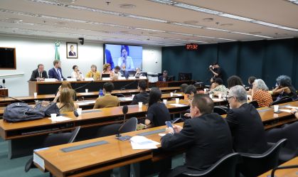 Cédulas e moedas poderão homenagear personalidades femininas e negras, prevê projeto