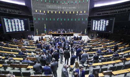 Câmara aprova projeto do Mover com taxação de 20% sobre “blusinhas”; texto vai ao Senado
