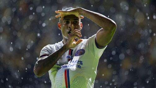 Jean Lucas comemora gol contra o Criciúma pela Copa do Brasil
