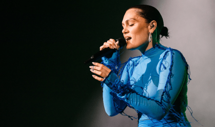 Jessie J diz que ter filho ajudou a evidenciar diagnóstico de TDAH e TOC
