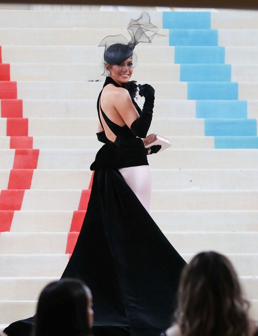 Jennifer Lopez no Met Gala 2023 / Jason Howard/Bauer-Griffin/GC Images