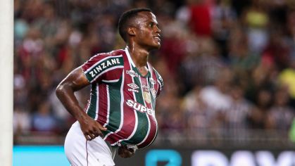 John Arias comemora o primeiro gol do Fluminense contra o Sampaio Corrêa