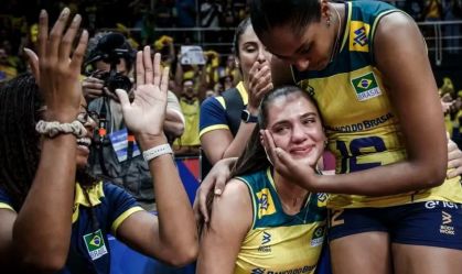 Julia Kudiess chorou após a lesão