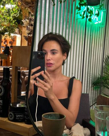 Juliane Araújo mostra mudança no visual para viver Kika / Reprodução/Juliane Araújo/Instagram