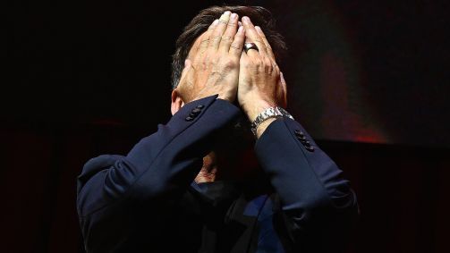Klopp se emociona em despedida no Liverpool