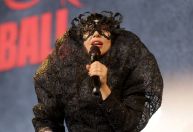 Lady Gaga diz que tem trabalhado em músicas 