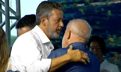 Arthur Lira e Lula durante evento em Alagoas