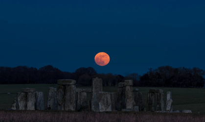 Construção de Stonehenge pode ter relação com evento lunar raro, diz estudo