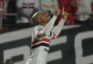 São Paulo vence o Talleres e avança em 1º do grupo na Libertadores