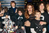 Mick Jagger e Luciana Gimenez celebram juntos aniversário do filho